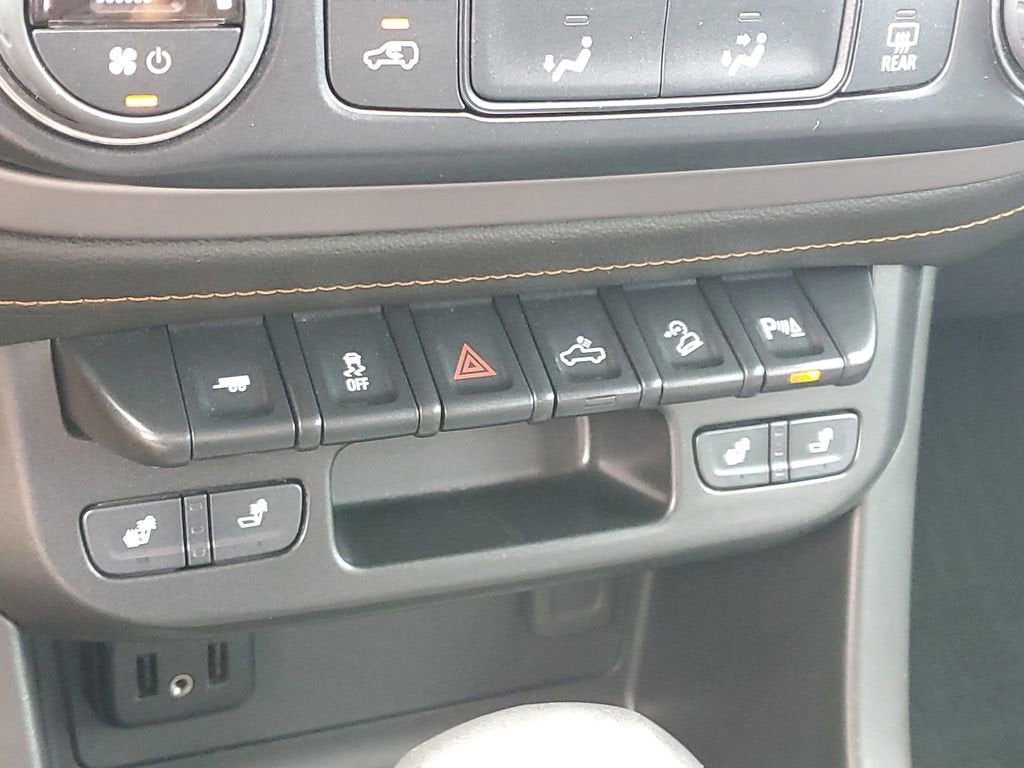 2022 GMC Canyon AT4 - Leather