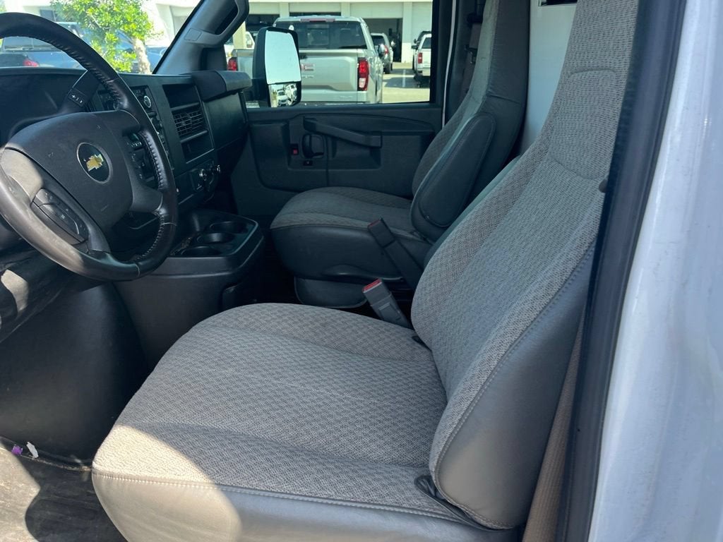 2021 Chevrolet Express Cutaway 4500 Van