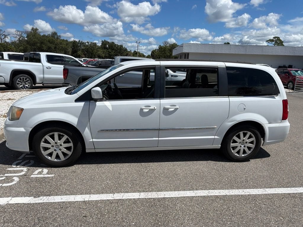 2016 Chrysler Town & Country Touring