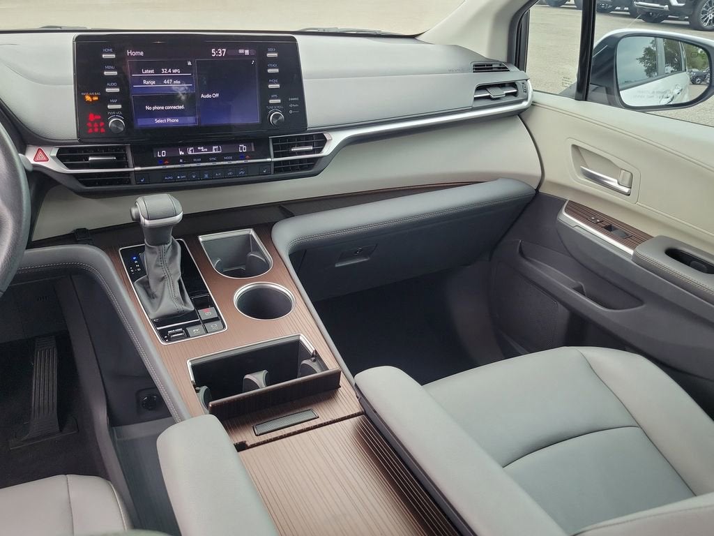 2023 Toyota Sienna XLE