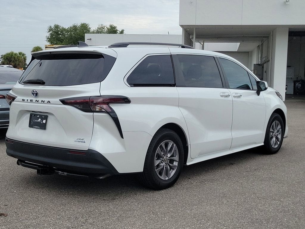 2023 Toyota Sienna XLE