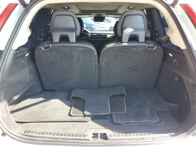 2019 Volvo XC90 Momentum